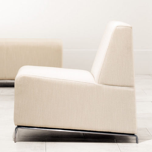 Chauffeuse contemporaine - INTRIGUE - ofs - en tissu / en métal / tapissée