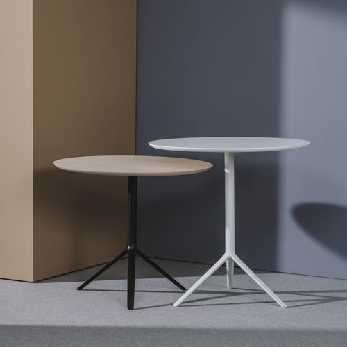 Table basse design minimaliste - TRIADA - Andreu World - en chêne / en fonte d'aluminium / en stratifié