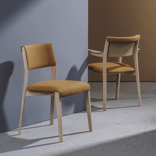 Chaise contemporaine - RIZO - Andreu World - d'intérieur / en tissu / en frêne