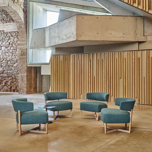 Chauffeuse contemporaine - TAURO  - Andreu World - en tissu / en métal / blanche