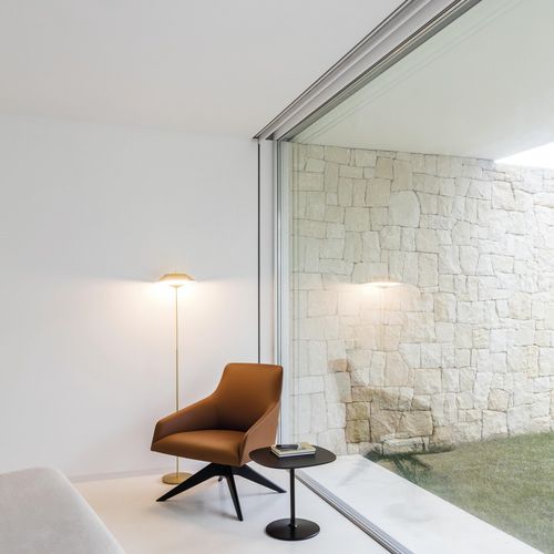 Table d'appoint contemporaine - DUAL  - Andreu World - en chêne / ronde / résidentielle