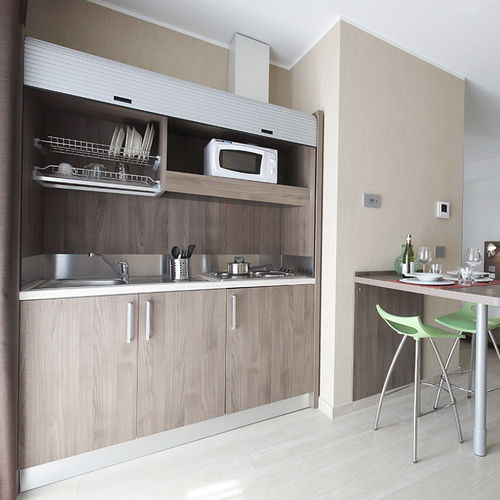 Cuisine contemporaine - 11 - MOBILSPAZIO S.r.l - en mélaminé / modulaire / dissimulée