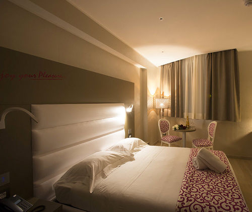 Chambre d'hôtel contemporaine - 29,30 - MOBILSPAZIO S.r.l
