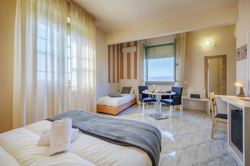 Chambre d'hôtel contemporaine - Siena - MOBILSPAZIO S.r.l