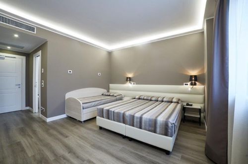 Chambre d'hôtel contemporaine - Camerano (AN) - MOBILSPAZIO S.r.l