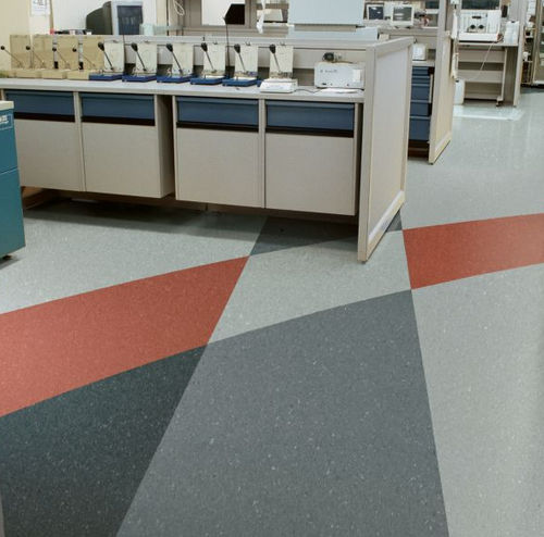 Revêtement de sol en vinyle - MEDINTONE - Armstrong flooring - d'intérieur / pour établissement médicalisé / professionnel