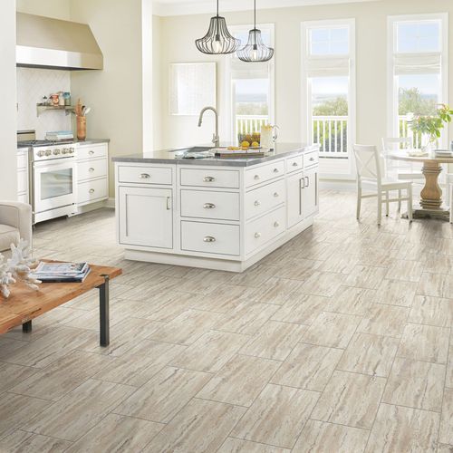 Revêtement de sol en pierre reconstituée - KALLA TRAVERTINE  - Armstrong flooring - d'intérieur / pour salle de séjour / résidentiel