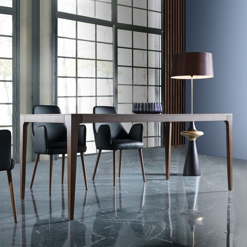 Table contemporaine - ARIA S - Rapsel International Srl - en chêne / en bois massif / avec piètement en bois de feuillus