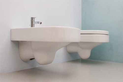 Bidet suspendu - WELLCOME - Rapsel International Srl - en céramique