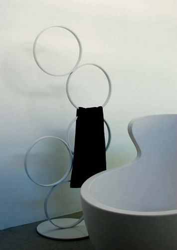 Porte-serviettes en anneau - ARNE - Rapsel International Srl - plus de 3 barres / sur pied / en métal