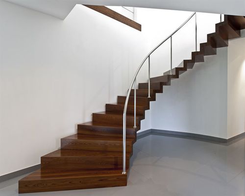 Escalier hélicoïdal - ZIGZAG MODERN - Siller Stairs - à marches en bois / structure en bois / résidentiel
