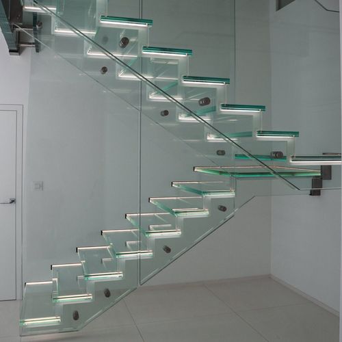 Escalier demi-tournant - LONDRA 1 - floating all glass design stair - Siller Stairs - à marches en verre / structure en verre / résidentiel