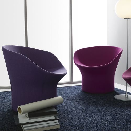 Fauteuil visiteur contemporain - AVALON  - Swedese Möbler - en cuir / en tissu / noir