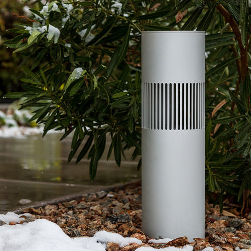 Enceinte sur pied - BEOSOUND BOLLARD - BANG & OLUFSEN - résidentielle / pour extérieur / en bronze