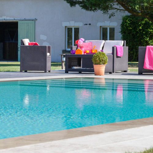 Piscine en blocs à bancher en polymère - CHRON’Ô  - Mondial Piscines - couloir de nage / sur mesure / d'extérieur