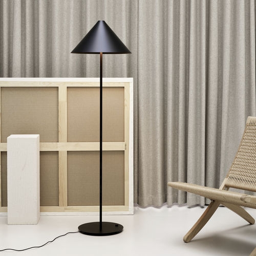 Lampe sur pied - Keglen - Louis Poulsen - en aluminium / contemporaine / d'intérieur
