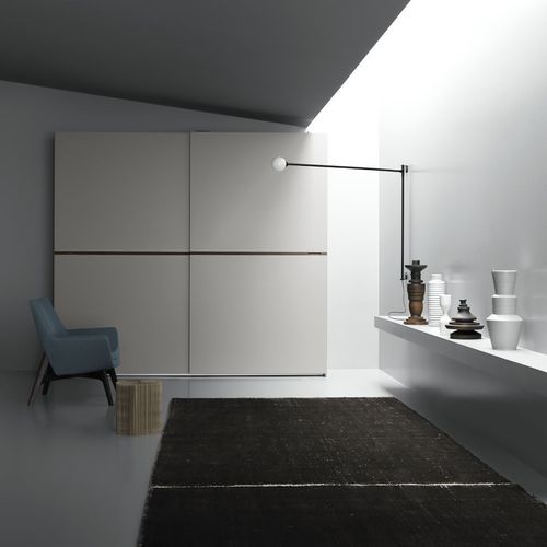 Armoire contemporaine - CARIS - md house - en bois laqué / en frêne / en placage de bois