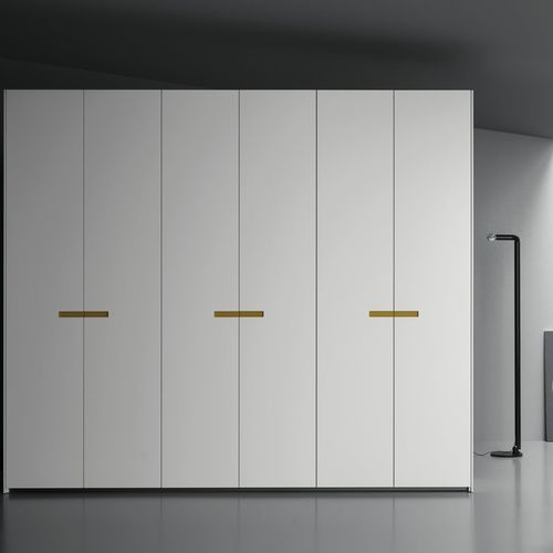 Armoire contemporaine - TWIN - md house - en bois laqué / en frêne / à portes battantes