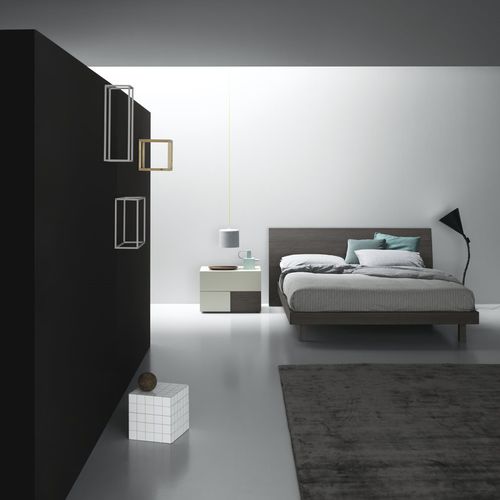 Lit double - INDEX - md house - contemporain / avec tête de lit / en bois laqué