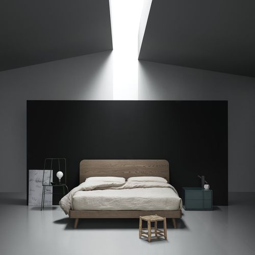 Lit double - READY - md house - contemporain / avec tête de lit / en bois laqué
