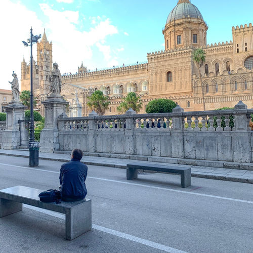 Banc public contemporain - ANDROMEDA - Calzolari - en métal / en béton / en pierre reconstituée