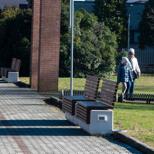 Banc public contemporain - LITHOS WOOD - Calzolari - en matériaux composites / en béton / en pin