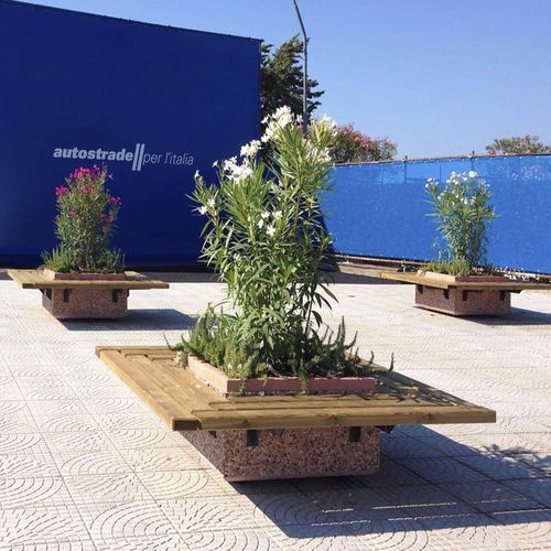 Jardinière en béton - Calzolari - carrée / à haute résistance / avec banc intégré