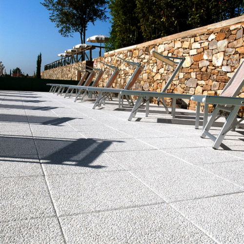 Dallage en béton - WHITE CARRARA 3 - MASPE PAVINGS - en pierre reconstituée / d'extérieur / piéton