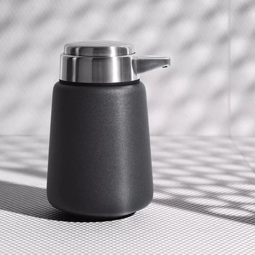 Distributeur de savon résidentiel - VIPP9  - VIPP - à poser / en plastique / en inox