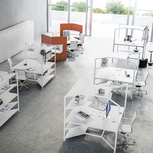 Table de travail contemporaine - HUB - Fantoni - en stratifié / carrée / avec prise de courant intégrée