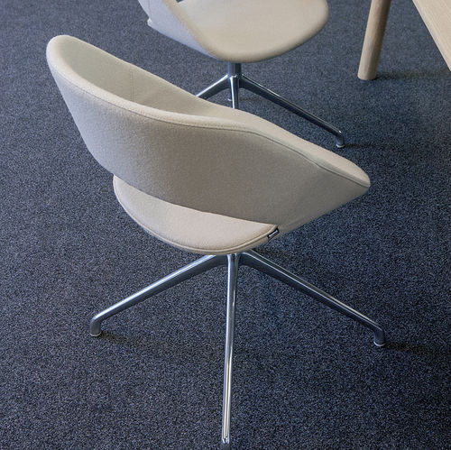Chaise de bureau contemporaine - KABIRA - Fantoni - en tissu / avec piètement en métal / tapissée