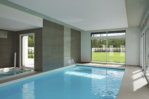 Piscine d'intérieur - PARIS - PISCINES CARRE BLEU - pour centre de bien-être / enterrée / en béton