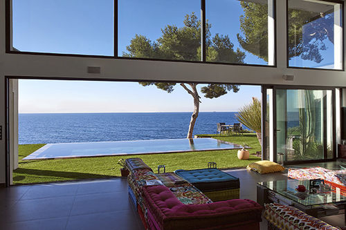 Piscine à débordement - VUE SUR MER MEDITERRANEE - PISCINES CARRE BLEU - d'extérieur / enterrée / en béton
