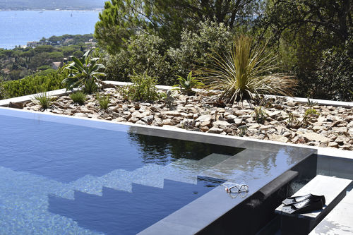 Escalier de piscine - TS NUANCES DE BLEUS DRAGUIGNAN - PISCINES CARRE BLEU