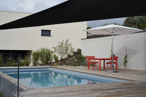 Piscine d'extérieur - JARDINS & DEPENDANCES CLERMONT FERRAND - PISCINES CARRE BLEU - enterrée / en béton
