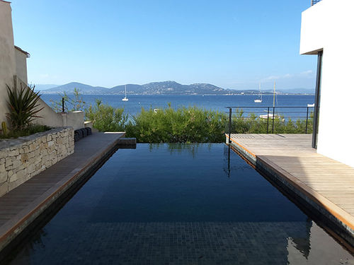 Piscine à débordement - RENOVATION PISCINE A DEBORDEMENT HYERES 83 - PISCINES CARRE BLEU - sur mesure / d'extérieur / enterrée