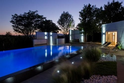 Piscine d'extérieur - LYON - PISCINES CARRE BLEU - enterrée / en béton / miroir