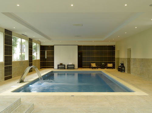 Piscine d'intérieur - HOTEL VILLARD DE LANS - PISCINES CARRE BLEU - enterrée / en béton