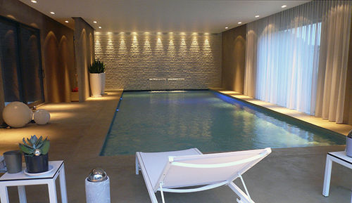 Piscine d'intérieur - PISCINES CARRE BLEU - enterrée / en béton
