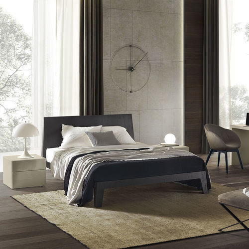 Lit double - LEONARDO - Olivieri - contemporain / avec tête de lit / en bois