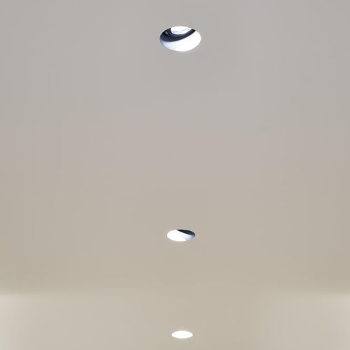 Spot encastrable au plafond - PIÙ R PIANO IN SEAMLESS - Occhio - à LED / rond / professionnel