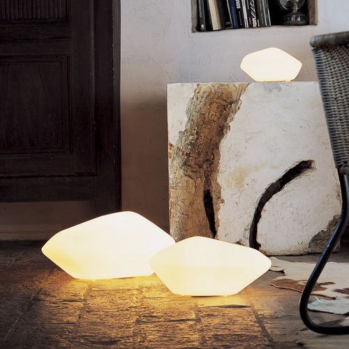 Lampe de sol - STONES - Oluce - en verre soufflé / en polyéthylène / contemporaine