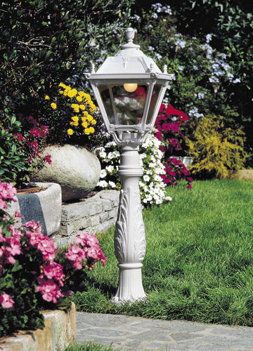 Borne d'éclairage de jardin - IAFET - Fumagalli - classique / en résine / fluorescente