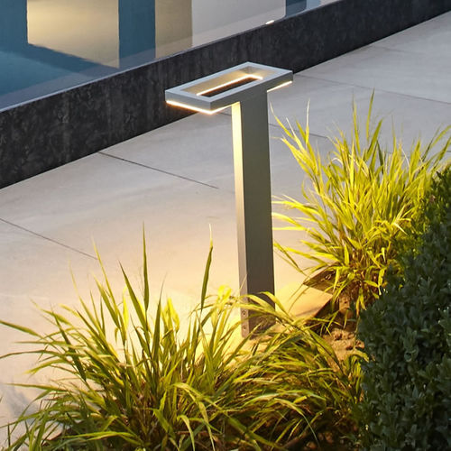 Borne d'éclairage de jardin - TRIM - Simes - contemporaine / en verre / en aluminium