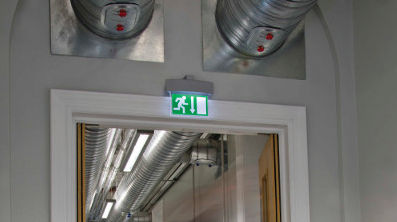 Éclairage de secours en saillie - SEVEN - Thorlux Lighting / F.W. Thorpe PLC - rectangulaire / à LED / en acrylique