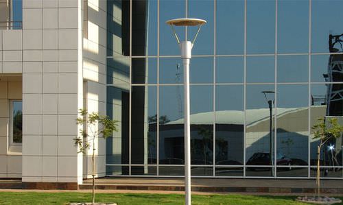 Lampadaire urbain - MERLOT - Moonlight - contemporain / en aluminium / en fonte d'aluminium