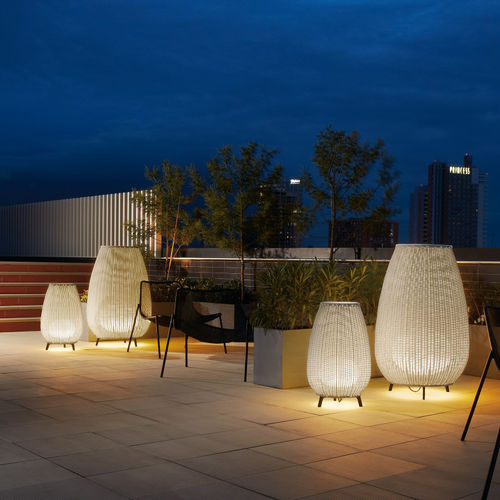 Lampe de sol - AMPHORA 02 - BOVER Barcelona - en polyéthylène / en fibres synthétiques / contemporaine
