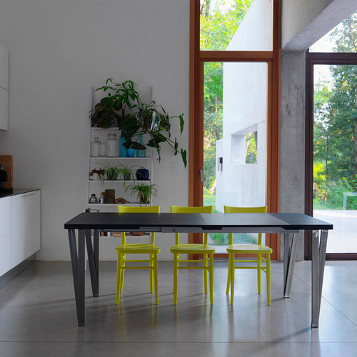 Table contemporaine - MA.RE - CASAMANIA HORM - en placage de bois / en céramique / avec piètement en métal peint