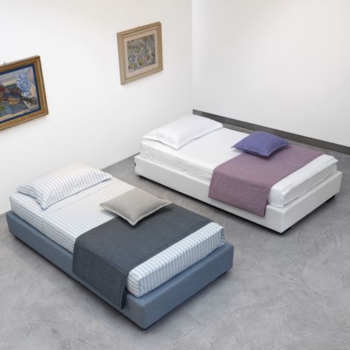 Lit double - FIGI - CASAMANIA HORM - simple / contemporain / tapissé