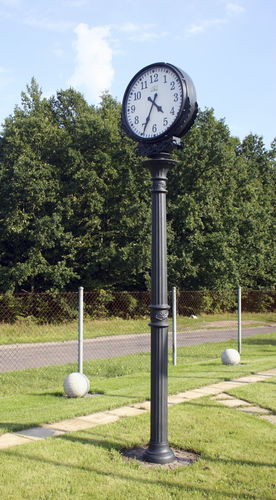 Horloge classique - KXX/ZG1 - F.P.H. Art Metal Sp.J. - sur mât / analogique / pour espace public